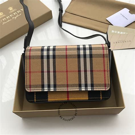 túi xách kẻ burberry leflair|túi xách burberry.